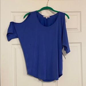 Off the shoulder blue t-shirt